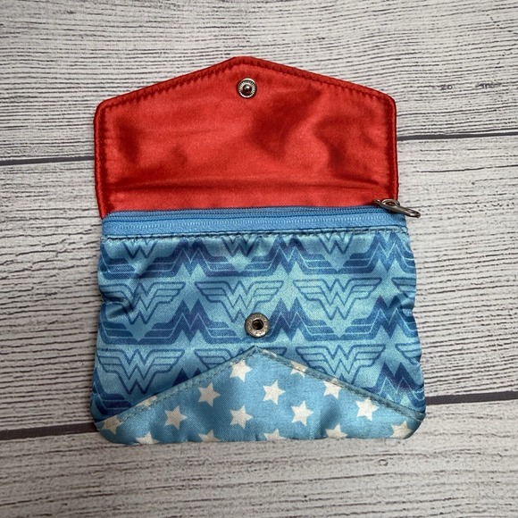 DC Comics Wonder Woman Blue Star Quilted Zip Wallet With Flap - Picture 8 of 11